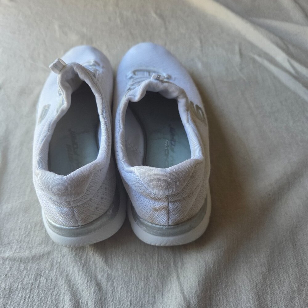 White Skechers Womens Sneakers Size 7 - Picture 3 of 6
